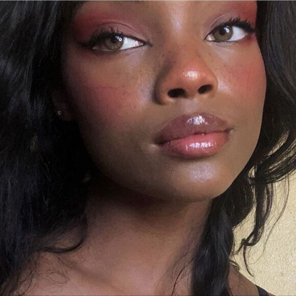 Bobbi Brown Blush in Flamme (Red) - Picture 6 of 15